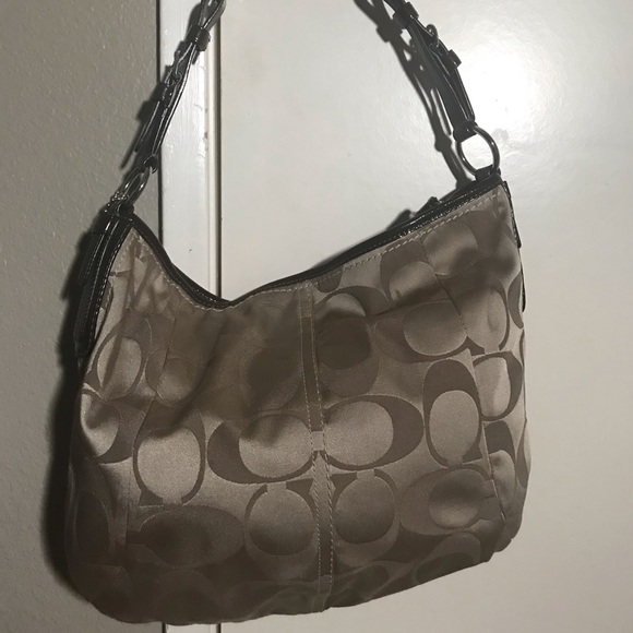 Coach Handbags - Coach should purse/bag